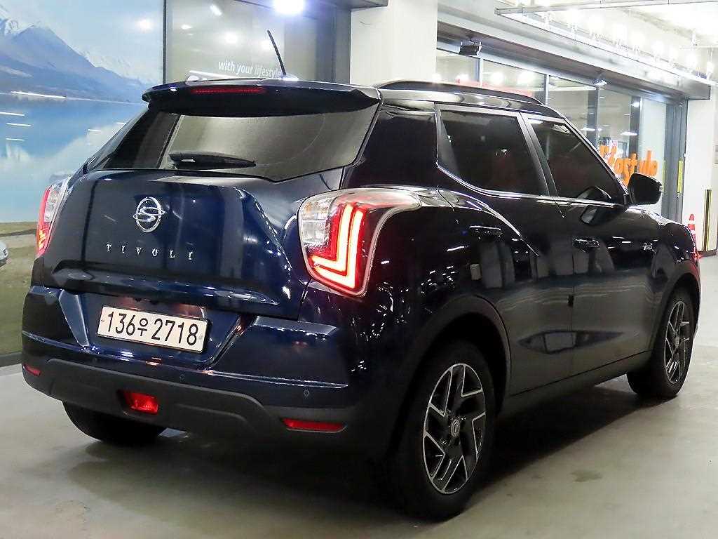 Ssangyong Tivoli - Vista 4