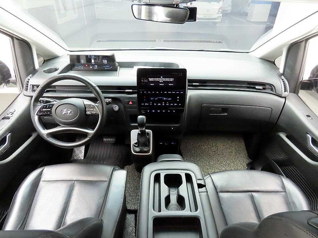 HYUNDAI Staria - Vista 8