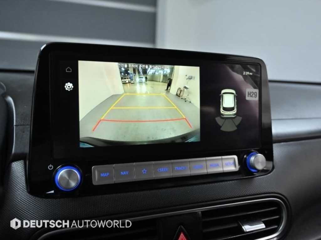 HYUNDAI Kona - Vista 12