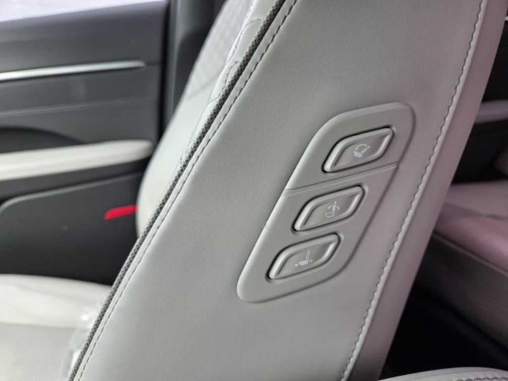 HYUNDAI Sonata - Vista 12