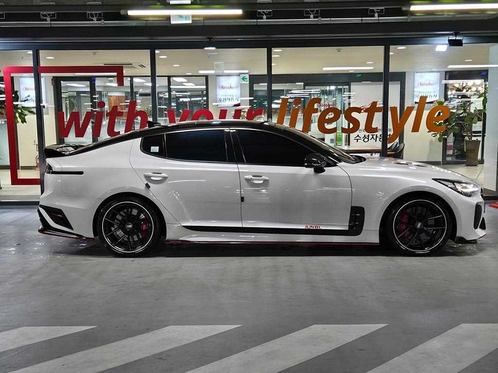 KIA Stinger - Vista 3