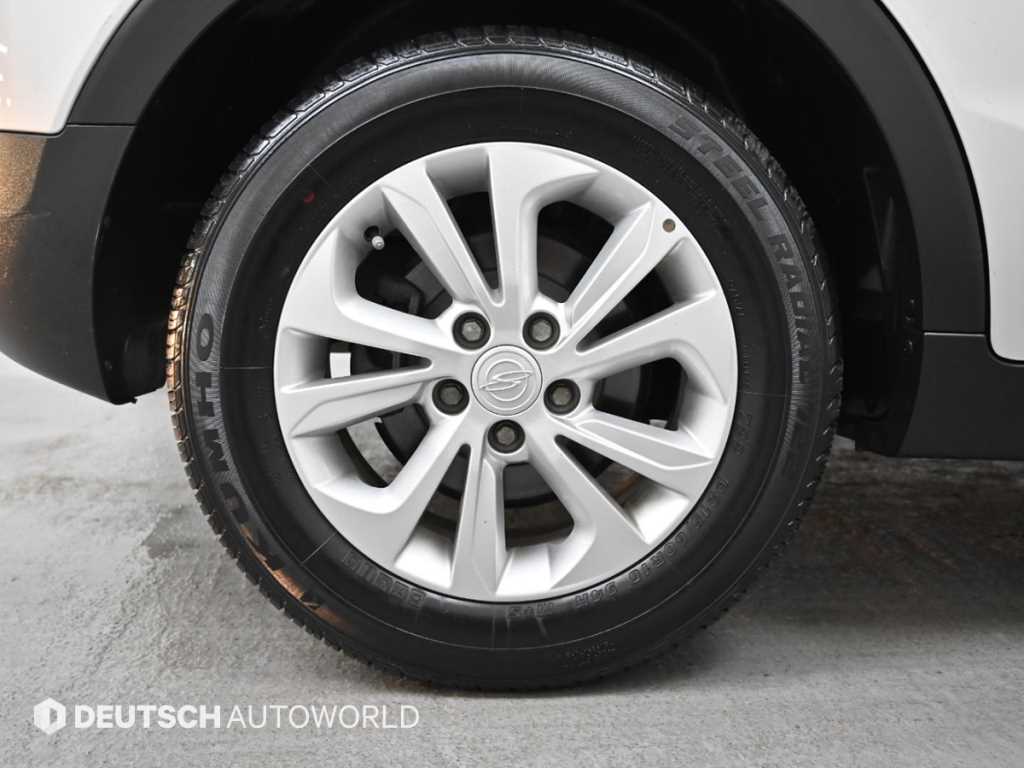 Ssangyong Tivoli - Vista 5