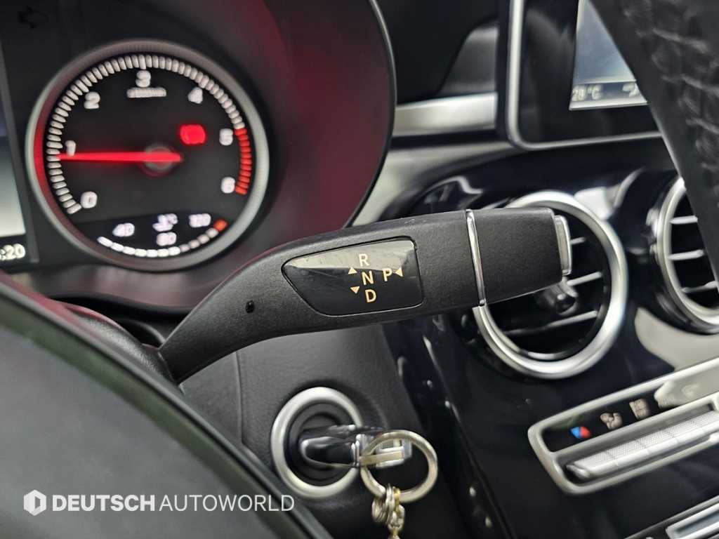 Mercedes Benz C Class - Vista 9