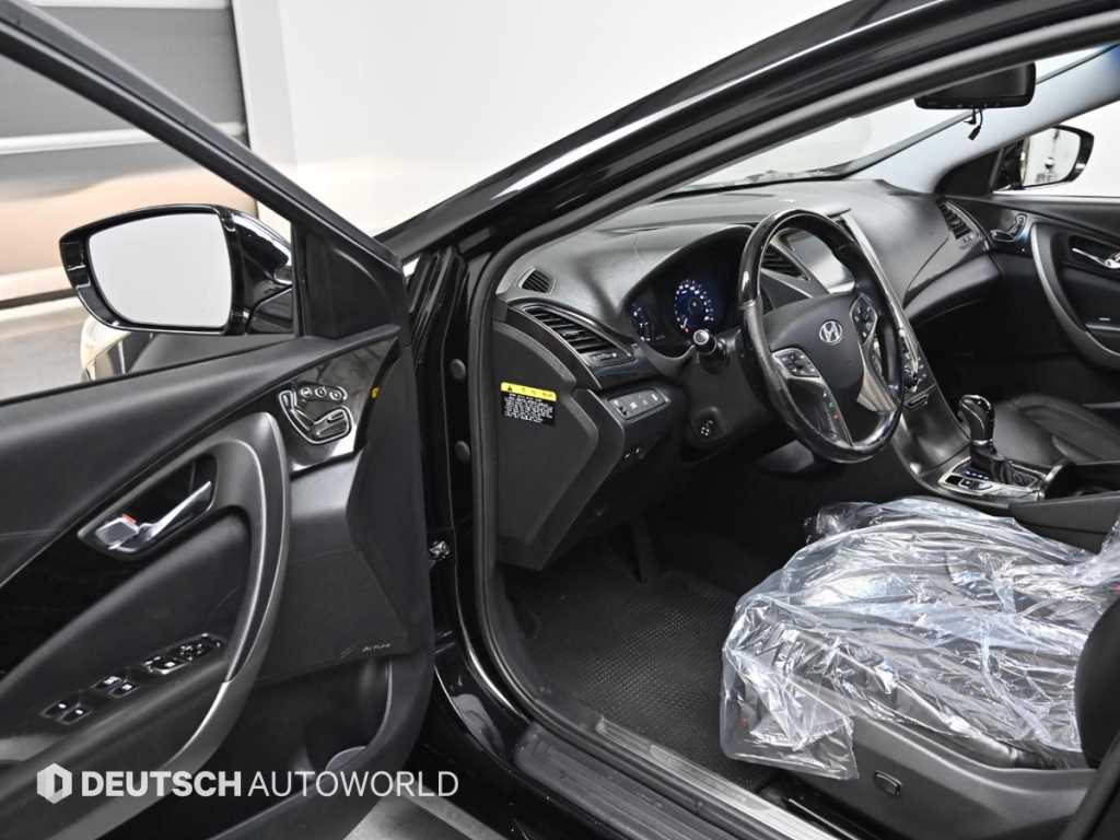 HYUNDAI Grandeur - Vista 11