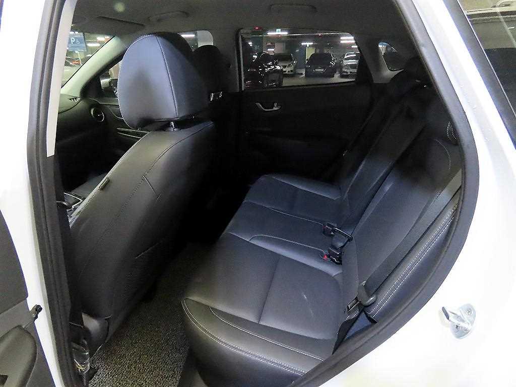 HYUNDAI Kona - Vista 7