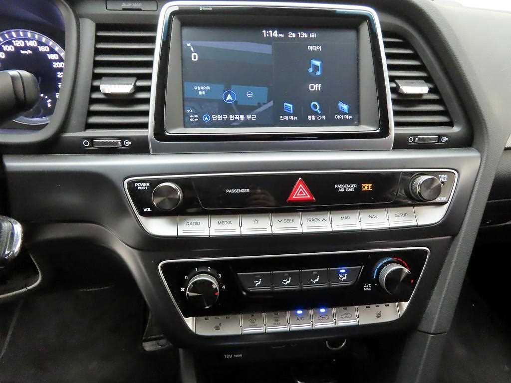 HYUNDAI Sonata - Vista 10