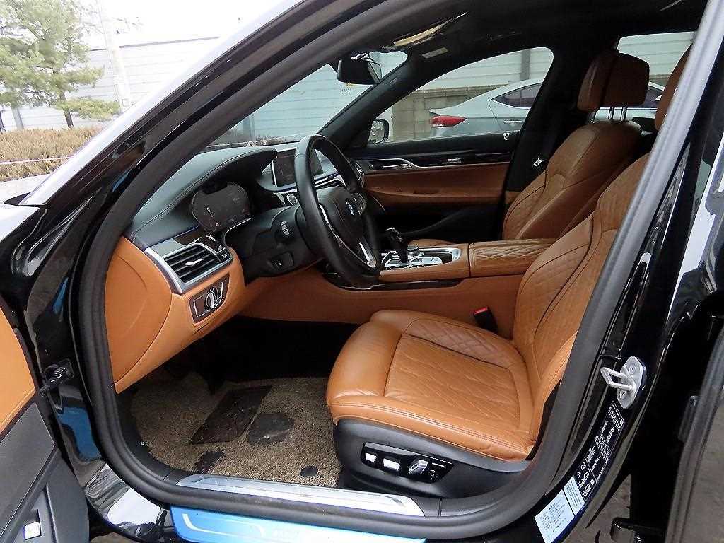 BMW 7 Series - Vista 5