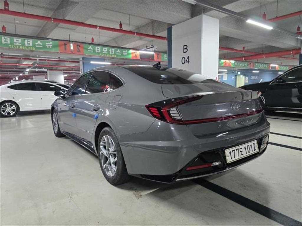 HYUNDAI Sonata - Vista 6