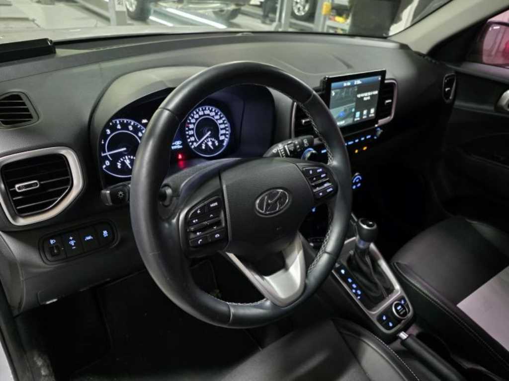 HYUNDAI Venue - Vista 4
