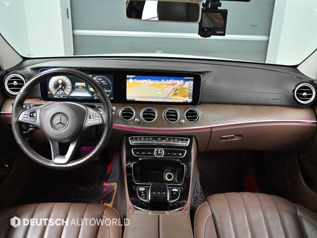 Mercedes Benz E class - Vista 7