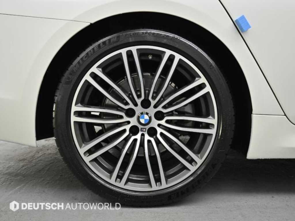 BMW 5 Series - Vista 5