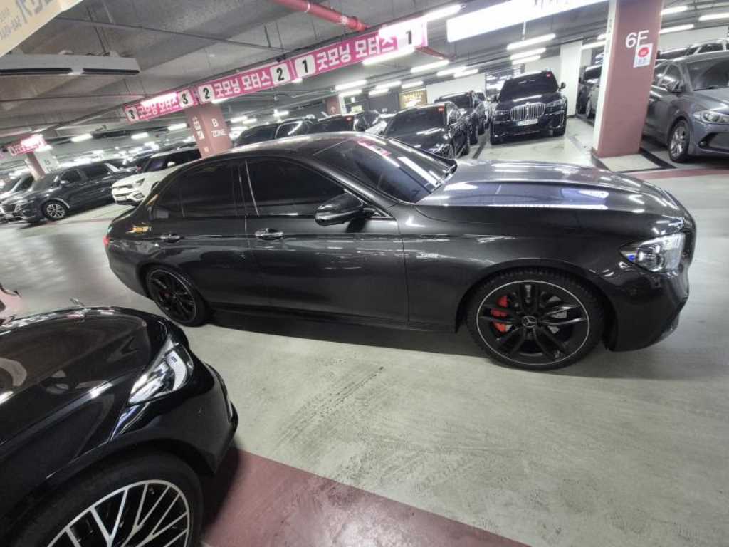 Mercedes Benz E class - Vista 5