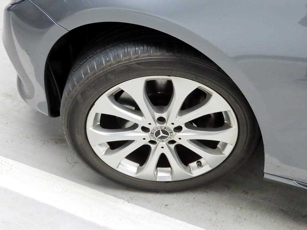 Mercedes Benz E class 2017 Gris - Importación desde Corea - HF Imports Iquique - Foto 19