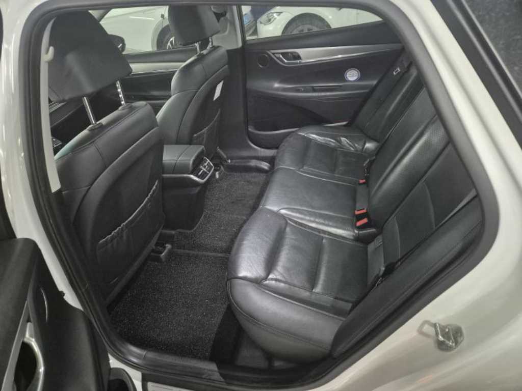 HYUNDAI Grandeur - Vista 12