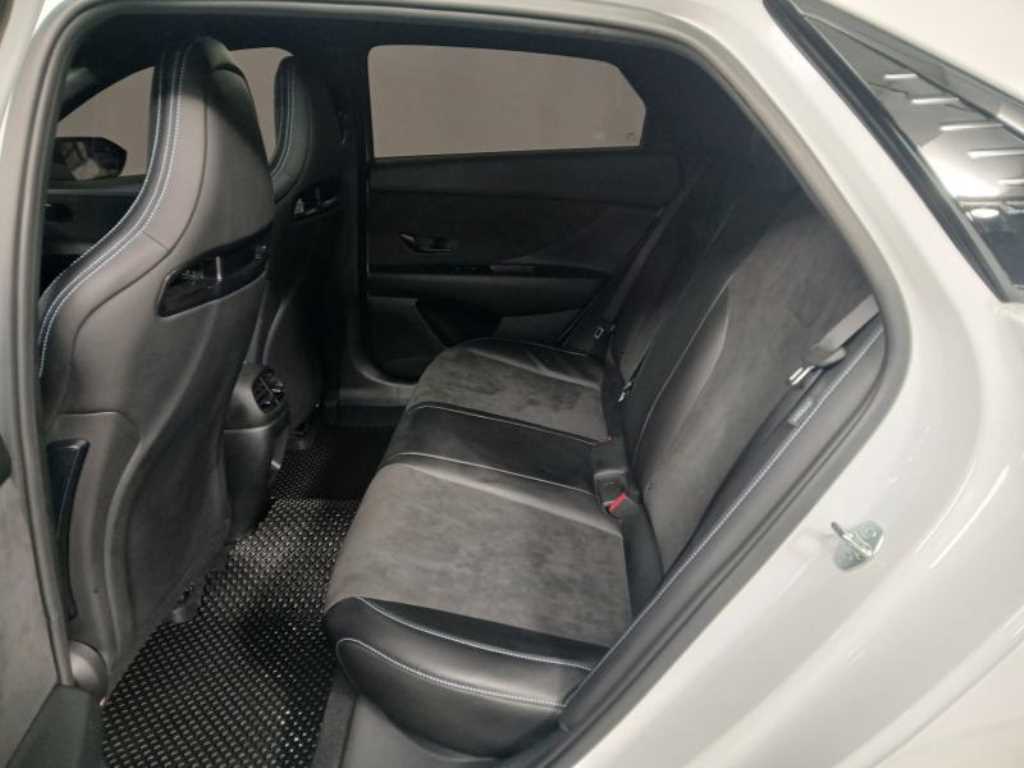 HYUNDAI Avante - Vista 7