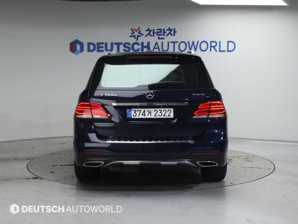 Mercedes Benz GLE Class - Vista 4