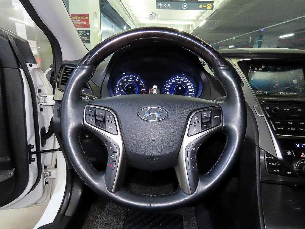 HYUNDAI Grandeur - Vista 9