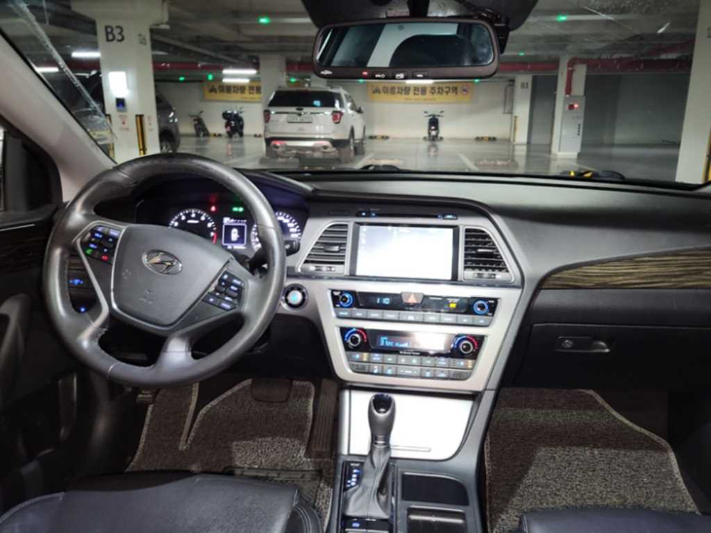 HYUNDAI Sonata - Vista 4