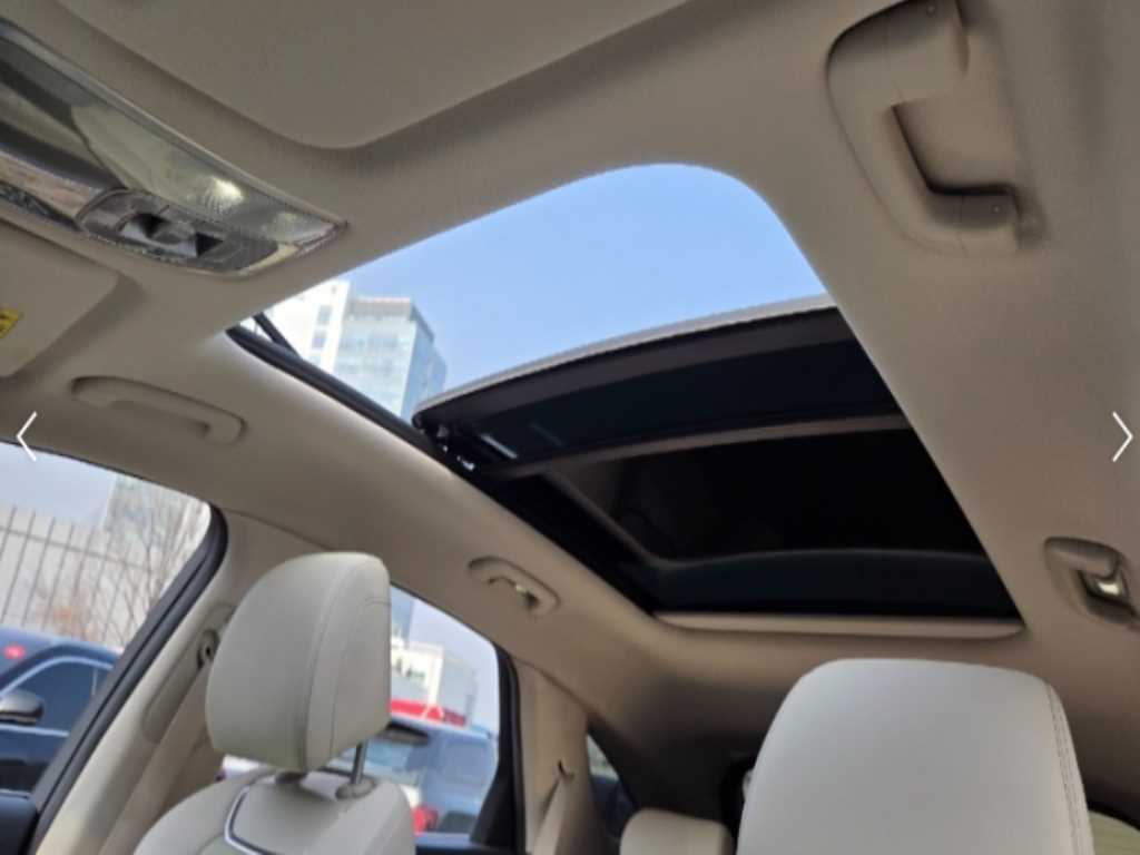 Genesis GV70 - Vista 4