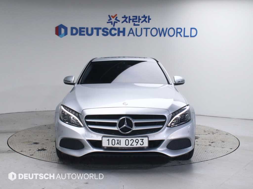 Mercedes Benz C Class - Vista 3