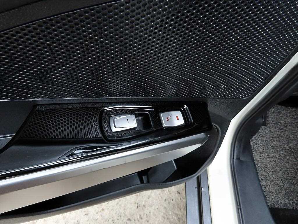 Ssangyong Tivoli 2016 Blanco - Importación desde Corea - HF Imports Iquique - Foto 18