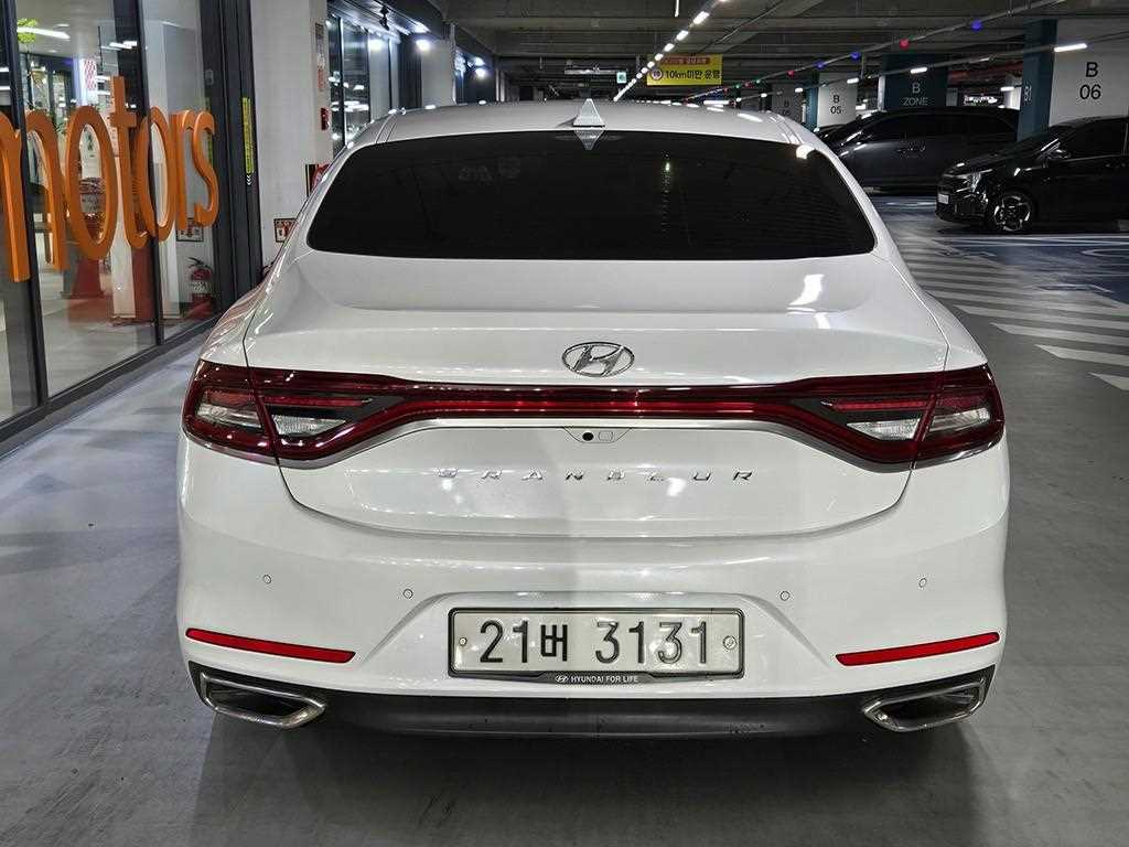 HYUNDAI Grandeur - Vista 5