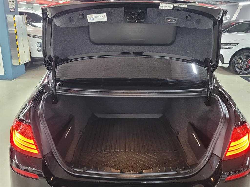 BMW 5 Series 2016 Negro - Importación desde Corea - HF Imports Iquique - Foto 18