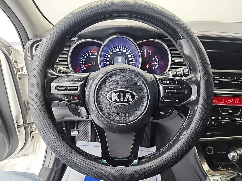 KIA K5 - Vista 9