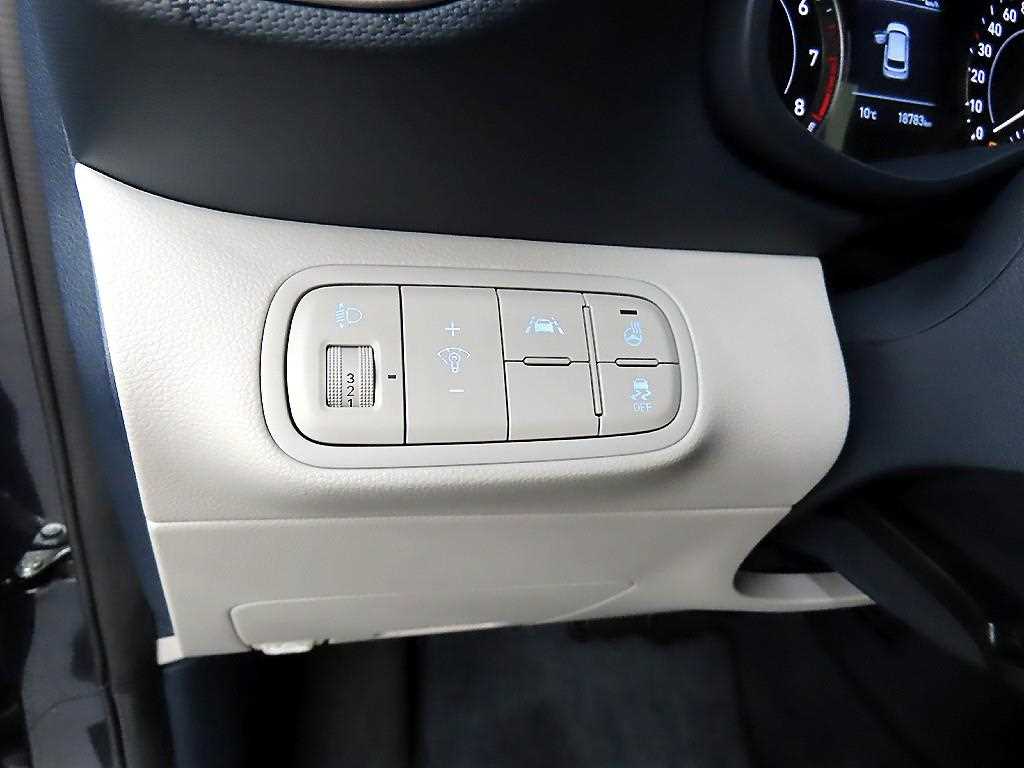 HYUNDAI Venue - Vista 12