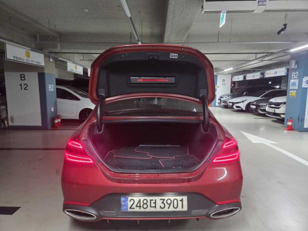 Genesis G70 - Vista 5