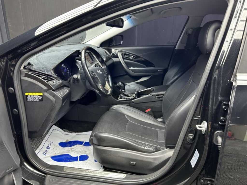 HYUNDAI Grandeur - Vista 5