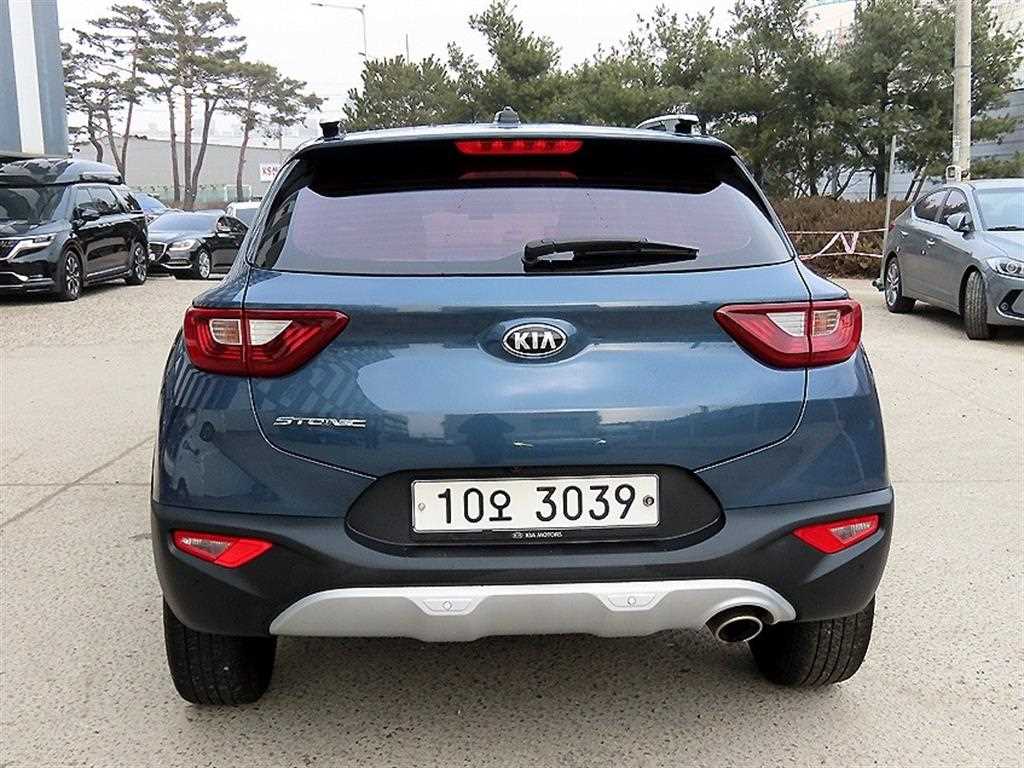 KIA Stonic - Vista 4