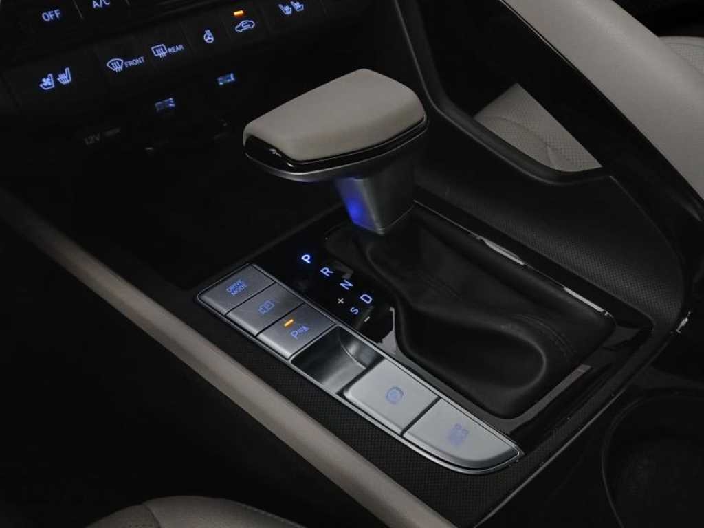 HYUNDAI Avante - Vista 11