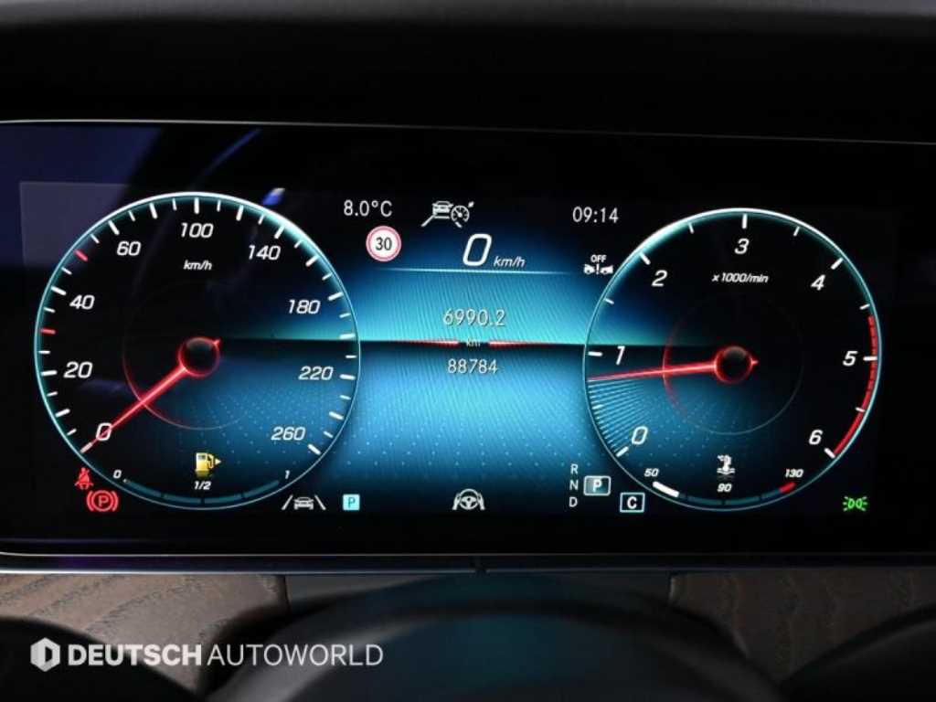 Mercedes Benz E class - Vista 8