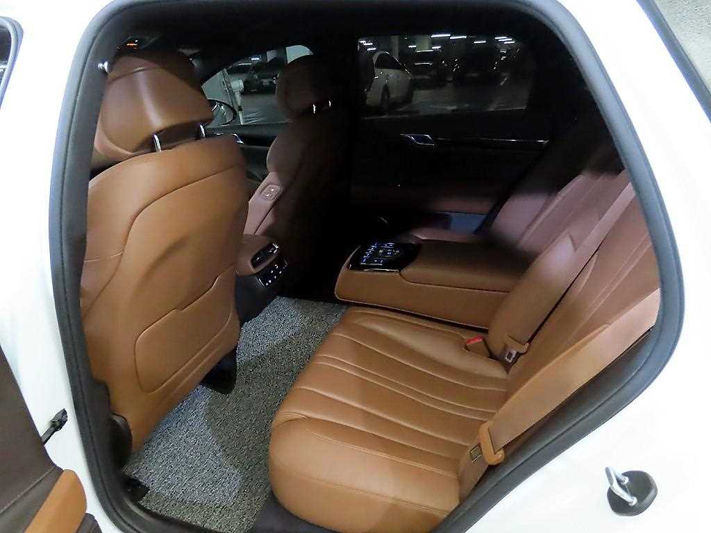 Genesis G80 - Vista 7