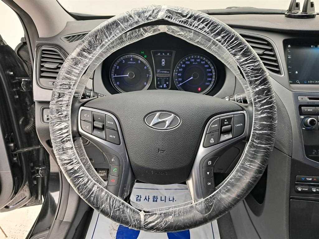 HYUNDAI Grandeur - Vista 7