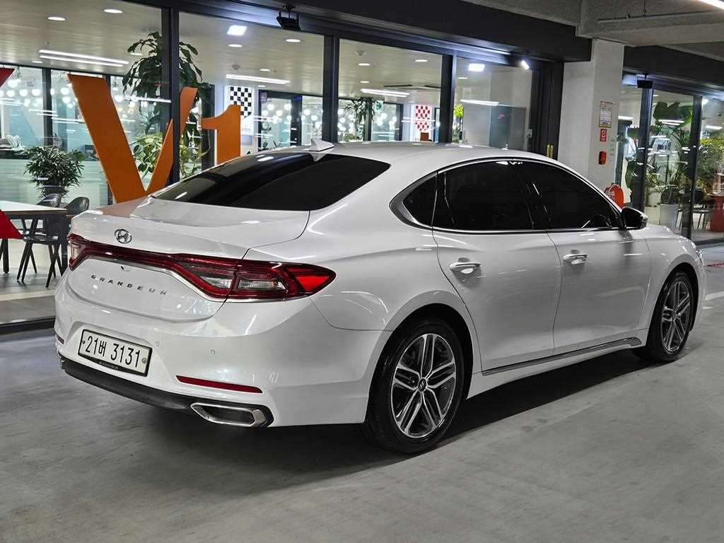 HYUNDAI Grandeur - Vista 4