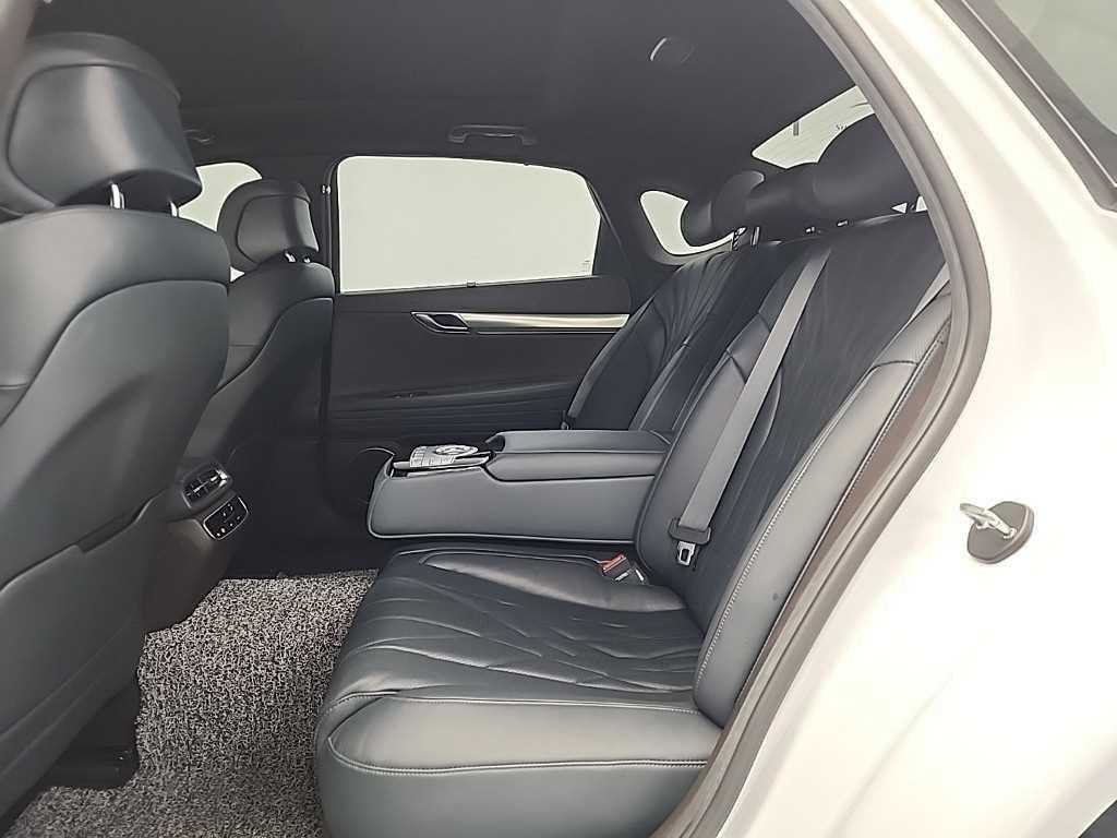 Genesis G80 - Vista 12