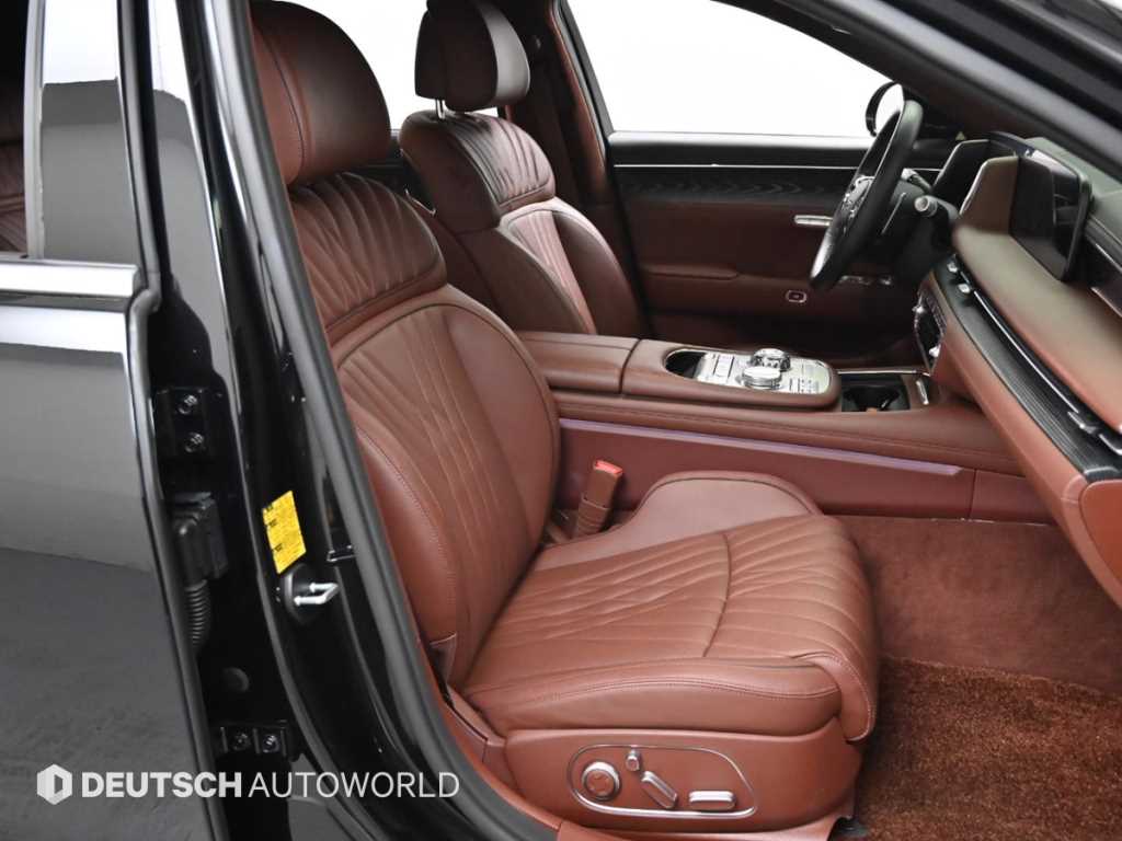 Genesis G90 - Vista 10