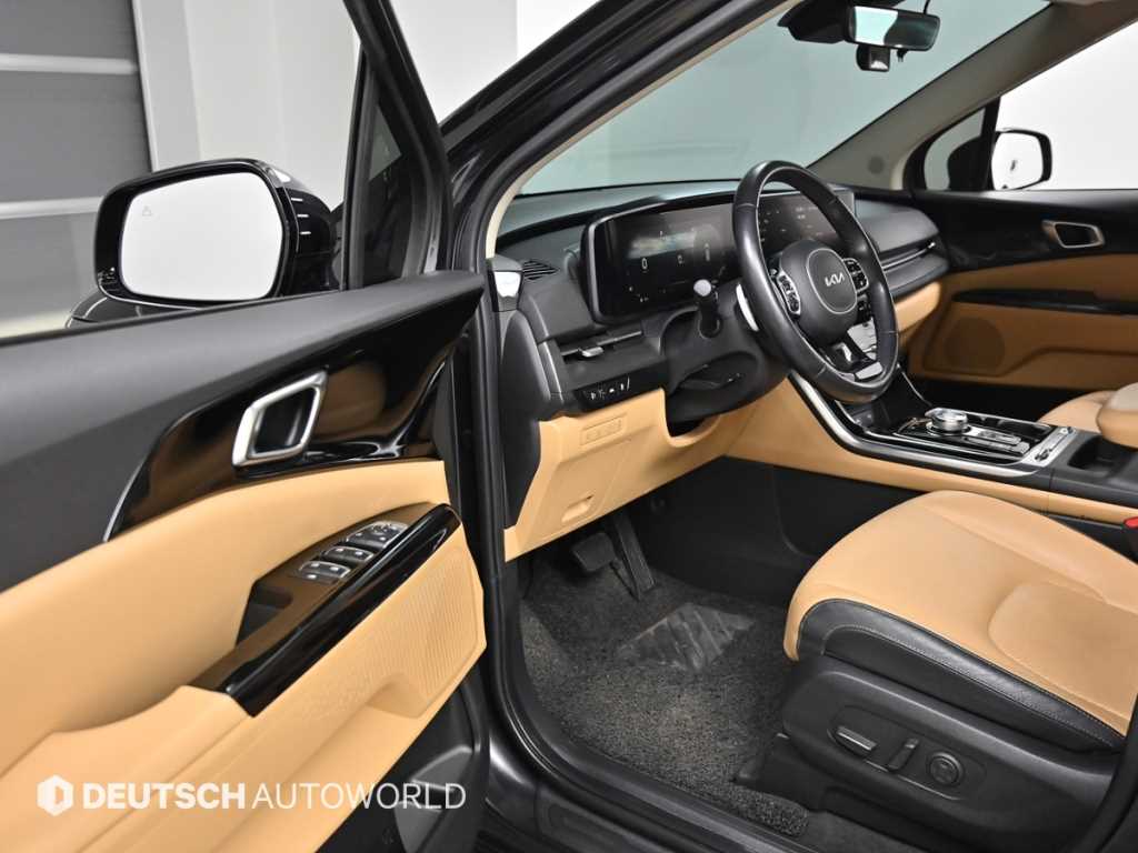 KIA Carnival - Vista 11