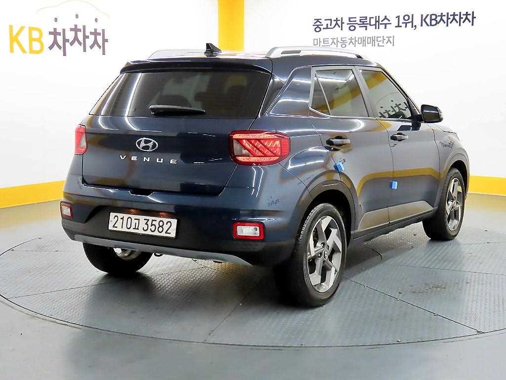 HYUNDAI Venue - Vista 4
