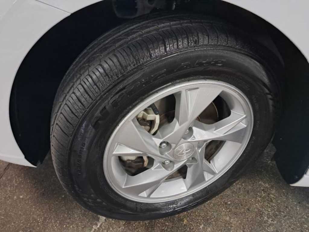 HYUNDAI Avante - Vista 6