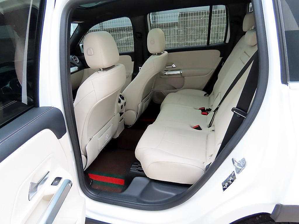 Mercedes Benz GLB Class - Vista 6