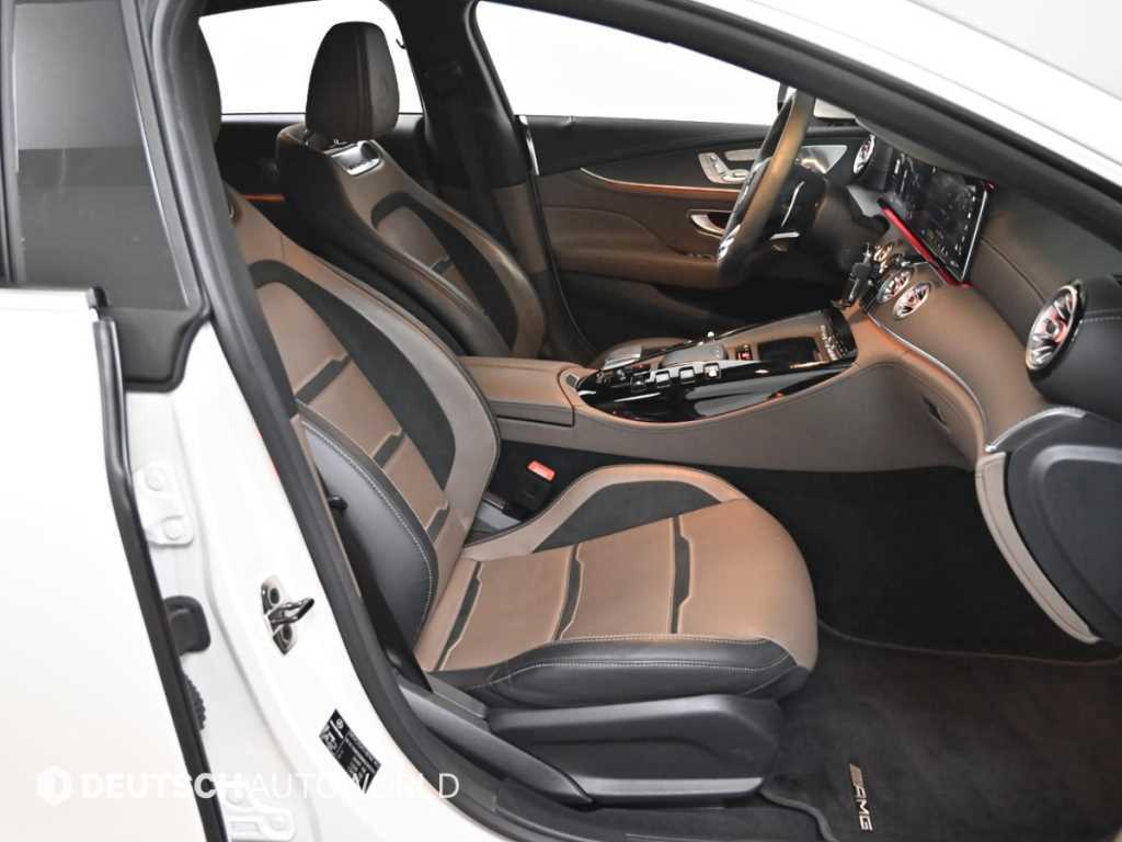 Mercedes Benz AMG GT - Vista 10