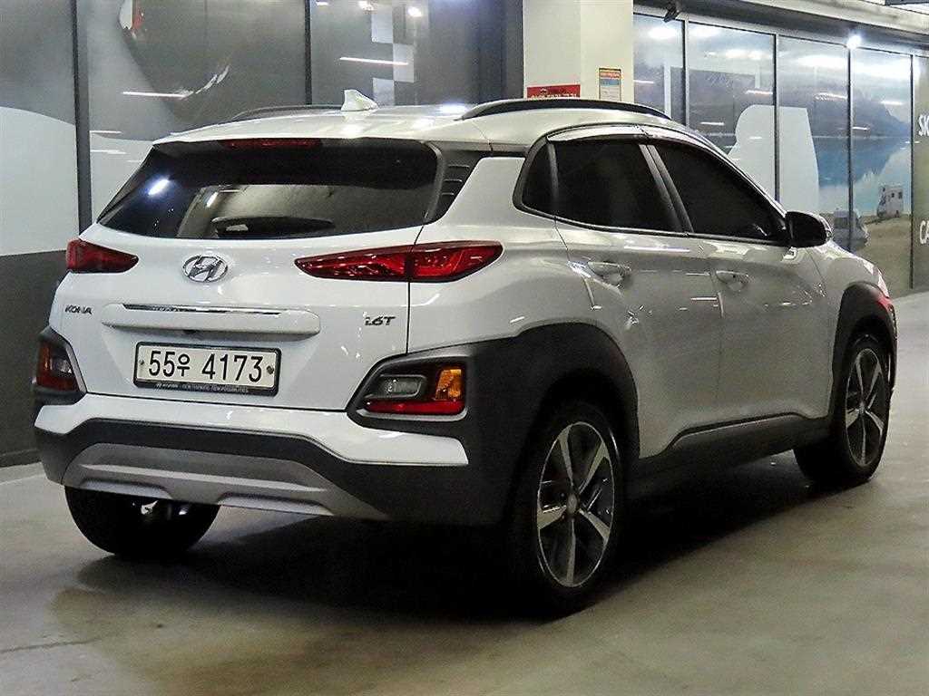 HYUNDAI Kona - Vista 4