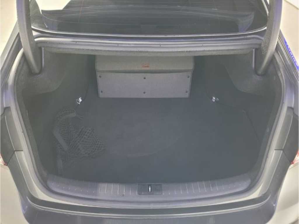 Genesis G80 - Vista 9