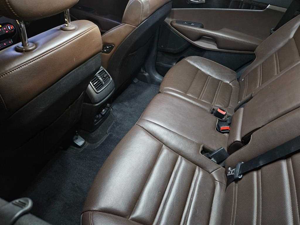 KIA Sorento - Vista 10
