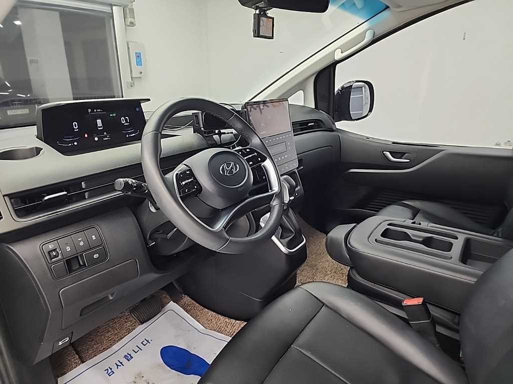 HYUNDAI Staria - Vista 7