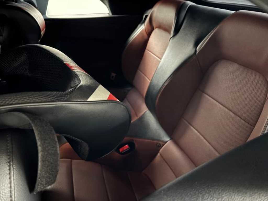 Ford Mustang - Vista 8