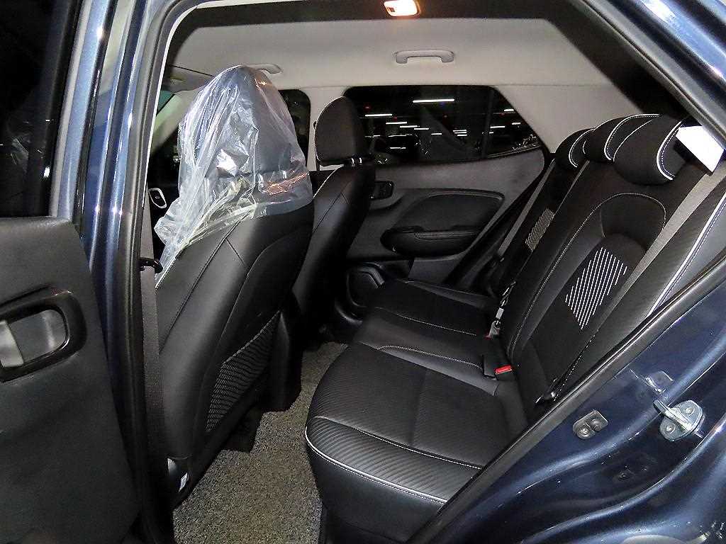 HYUNDAI Venue - Vista 7